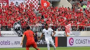 杜兰特不满吹罚吃到技犯，随后飙进三分回敬